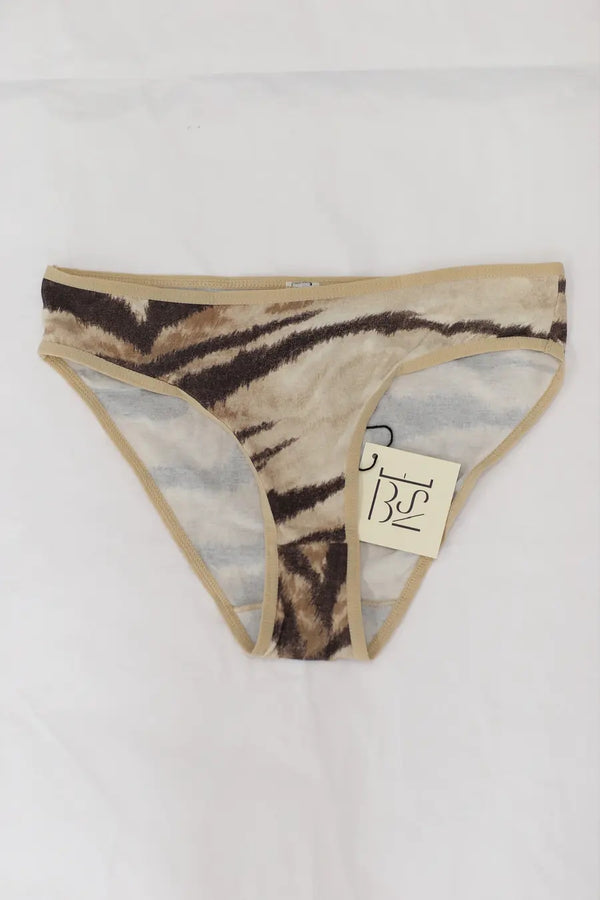 BASERANGE Flared Shorts UNBE Collection France Portugal BAS-UNBE-BLP-AU23-HUWEN Tiger Stripe UNBE-BL